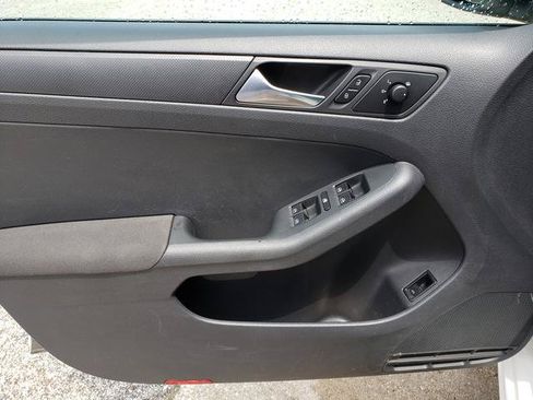 Used 2012 Volkswagen Jetta S FWD image 11