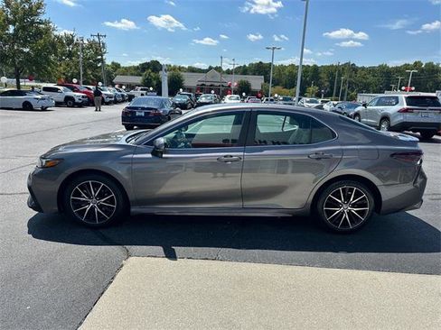Certified 2023 Toyota Camry SE image 6