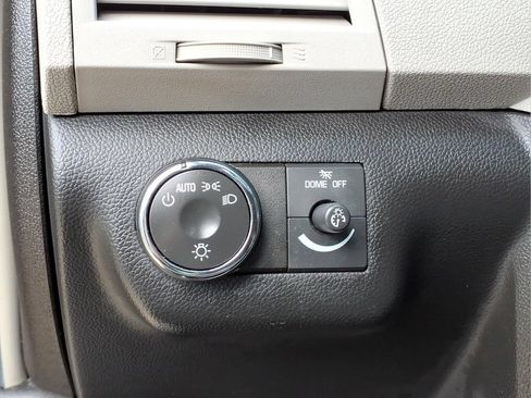 Used 2009 Chevrolet Traverse LTZ AWD/4WD image 23