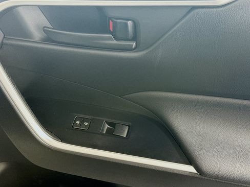 Certified 2025 Toyota RAV4 LE FWD image 28