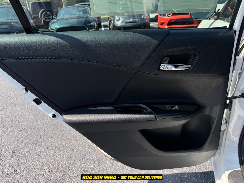 Used 2015 Honda Accord Sport image 29