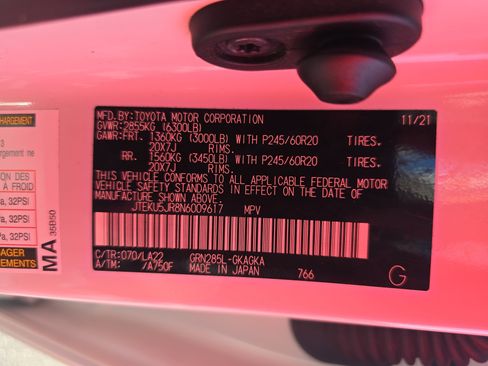 Used 2022 Toyota 4Runner Limited AWD/4WD image 33