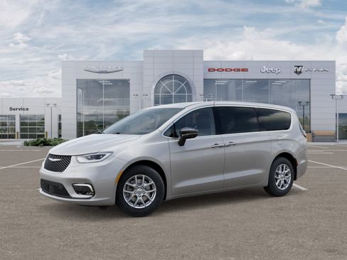 New 2026 Chrysler Pacifica Select FWD image 2