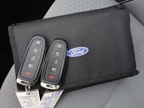 Used 2019 Ford Escape SE FWD image 28
