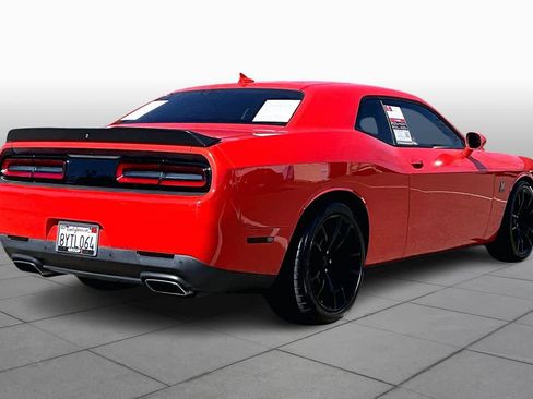 Used 2016 Dodge Challenger R/T Scat Pack w/ Leather Interior Group image 11