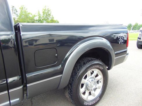Used 2011 Ford F250 Lariat w/ Lariat Interior Pkg AWD/4WD image 31