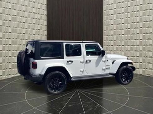 Used 2023 Jeep Wrangler Unlimited Sahara w/ Cold Weather Group AWD/4WD image 5