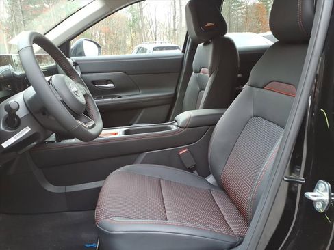 New 2026 Nissan Kicks SR w/ SR Premium Package image 9