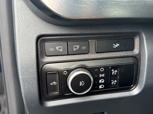 Used 2024 Ford F350 Lariat w/ Black Appearance Package AWD/4WD image 11