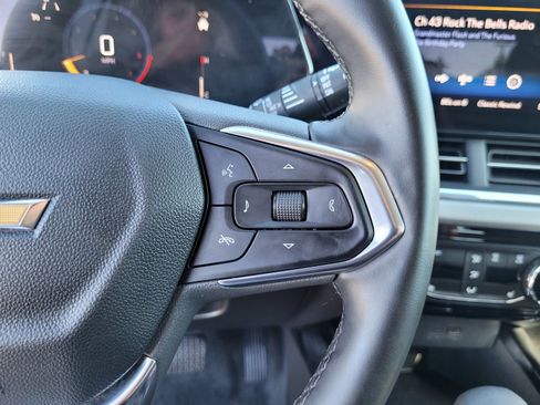 Used 2025 Chevrolet Trax LT w/ LT Convenience Package FWD image 23
