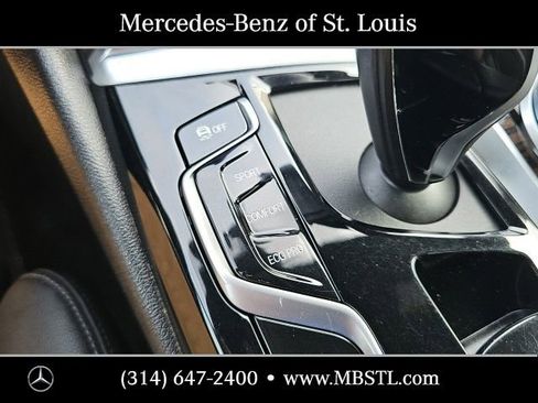 Used 2021 BMW 530i xDrive w/ Premium Package image 34