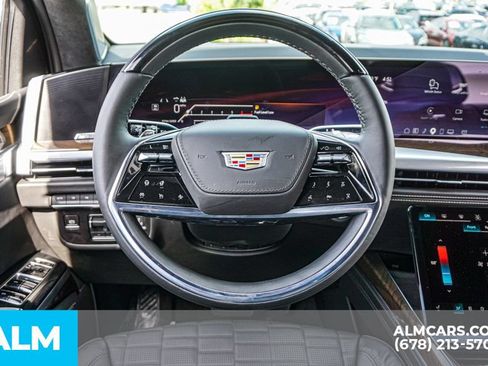 Used 2026 Cadillac Escalade ESV Platinum Sport w/ LPO, ONYX Package AWD/4WD image 32