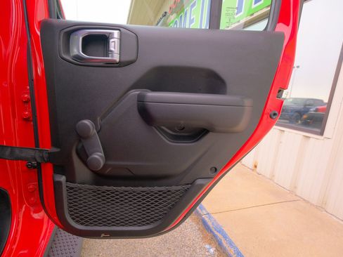 Used 2022 Jeep Wrangler Unlimited Sport image 21