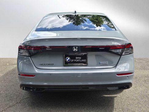 Used 2024 Honda Accord Touring image 4