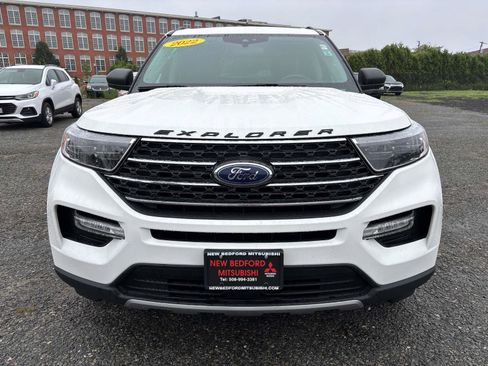 Used 2022 Ford Explorer XLT w/ Equipment Group 202A image 2