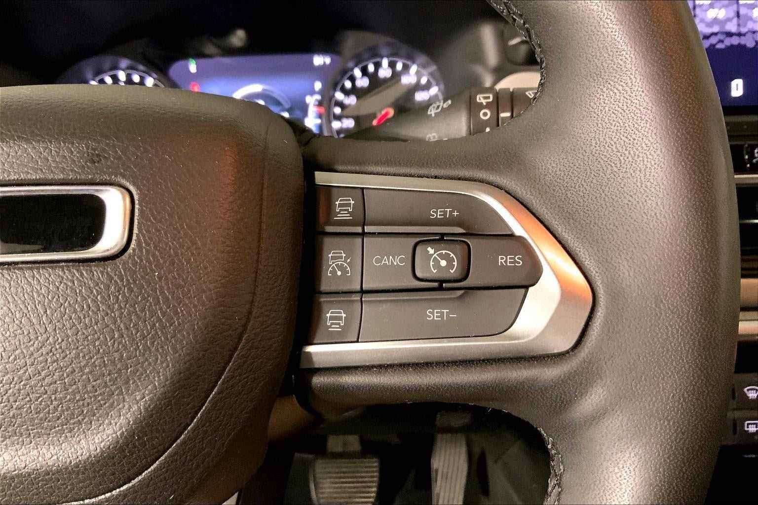 Used 2025 Jeep Compass Limited AWD/4WD image 19