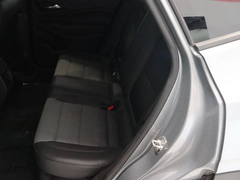 Used 2024 Chevrolet Trax LT FWD image 12