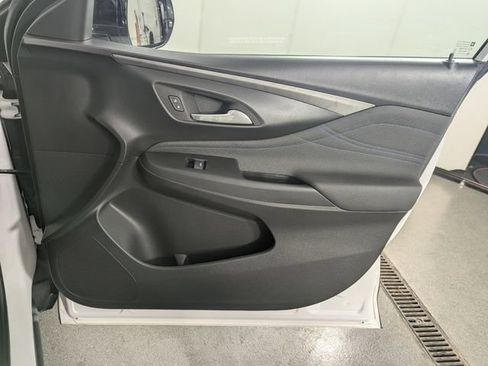 Used 2024 Buick Envista Sport Touring w/ Convenience II Package FWD image 28