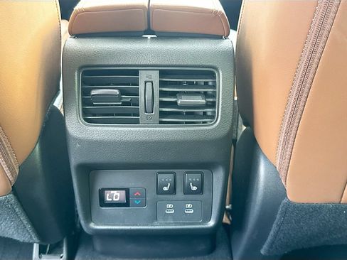 Used 2024 Nissan Rogue Platinum w/ Platinum Premium Package AWD/4WD image 28