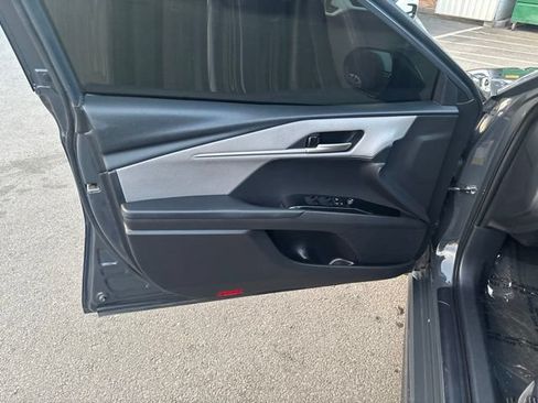 Used 2025 Toyota Camry SE w/ Convenience Package FWD image 15