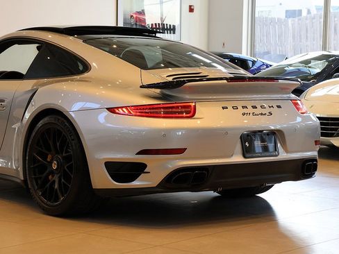 Used 2014 Porsche 911 Turbo S image 35