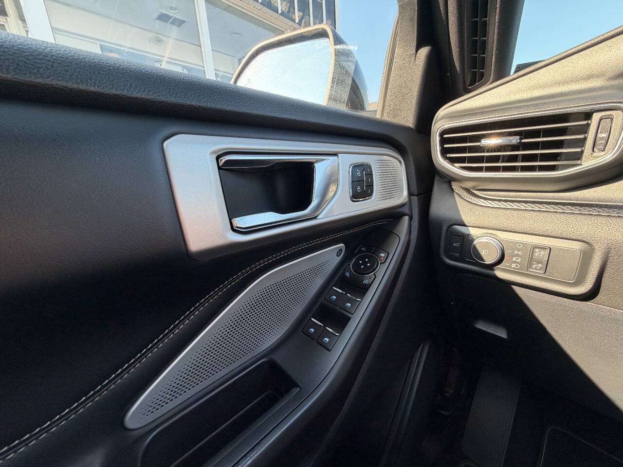 Used 2020 Ford Explorer ST w/ Premium Technology Package AWD/4WD image 31