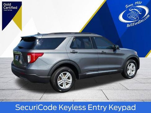 Certified 2022 Ford Explorer XLT w/ Equipment Group 202A AWD/4WD image 3