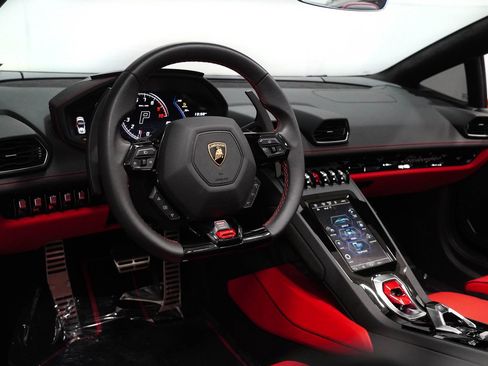 Used 2024 Lamborghini Huracan EVO image 20