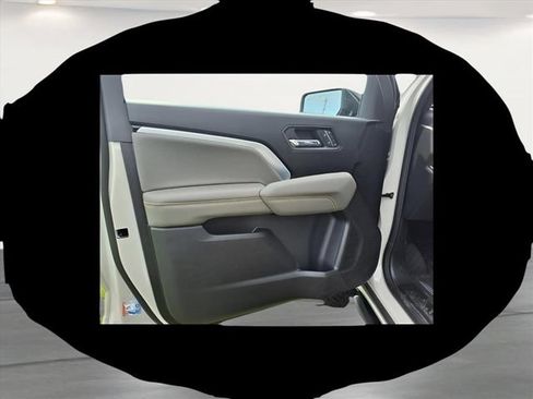 New 2026 Chevrolet Colorado ZR2 w/ Technology Package AWD/4WD image 13