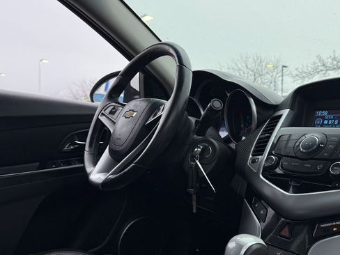 Used 2011 Chevrolet Cruze LT image 29