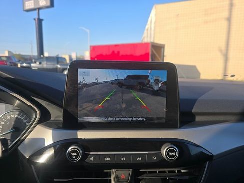 Used 2022 Ford Escape SEL image 16