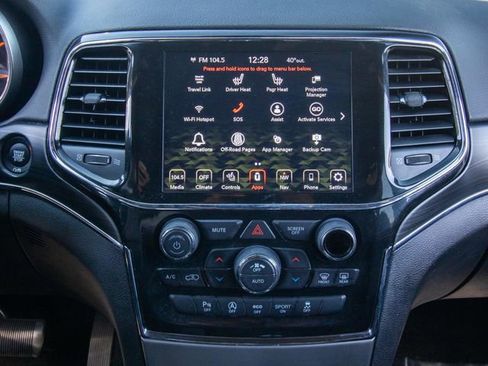 Used 2022 Jeep Grand Cherokee Limited image 20