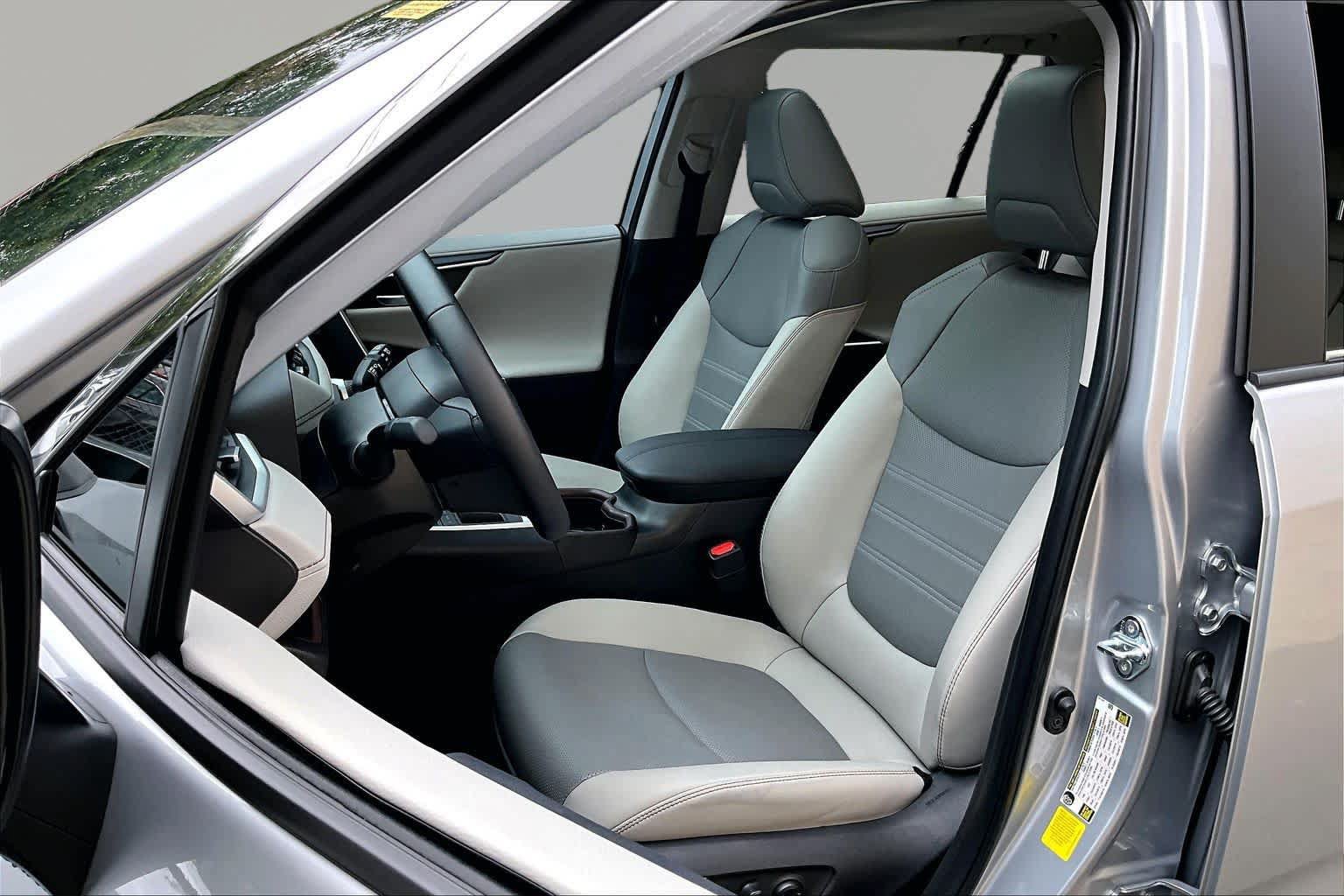 Certified 2025 Toyota RAV4 Limited FWD image 8