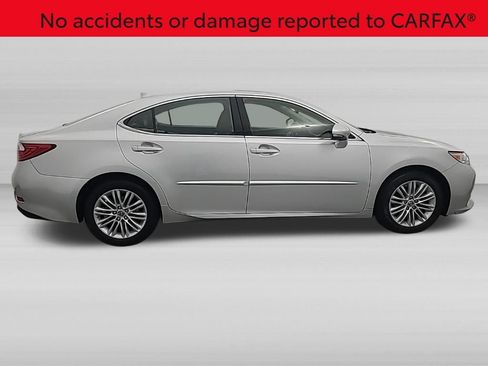 Used 2015 Lexus ES 350 w/ Luxury Package FWD image 2