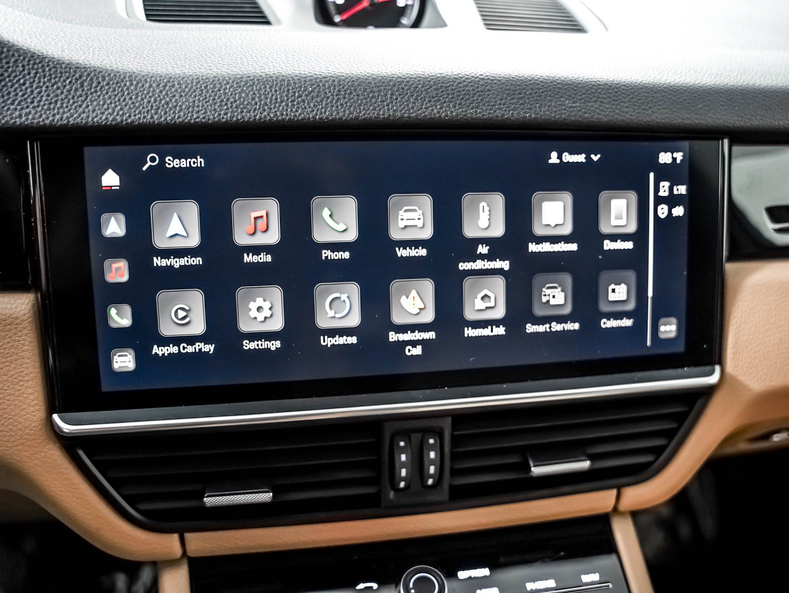 Certified 2023 Porsche Cayenne AWD/4WD image 23