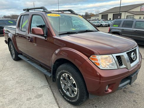 Used 2016 Nissan Frontier PRO-4X image 3