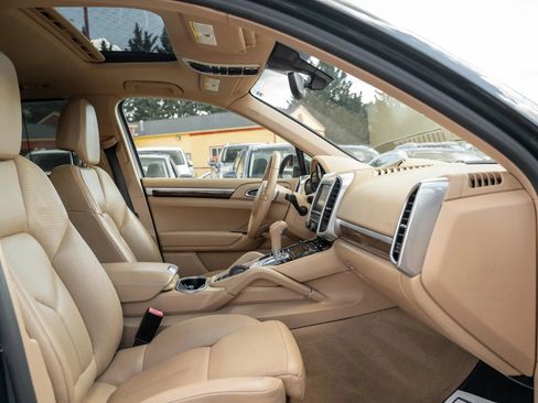 Used 2014 Porsche Cayenne Diesel AWD/4WD image 15