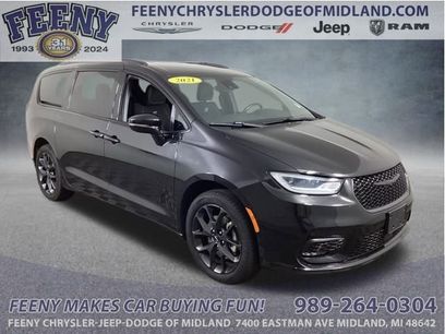 Used 2021 Chrysler Pacifica Touring w/ Cold Weather Group