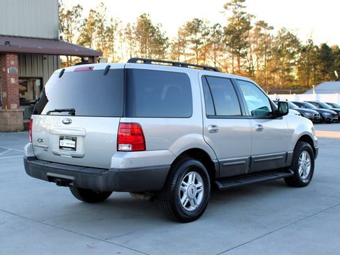 Used 2005 Ford Expedition XLT image 7