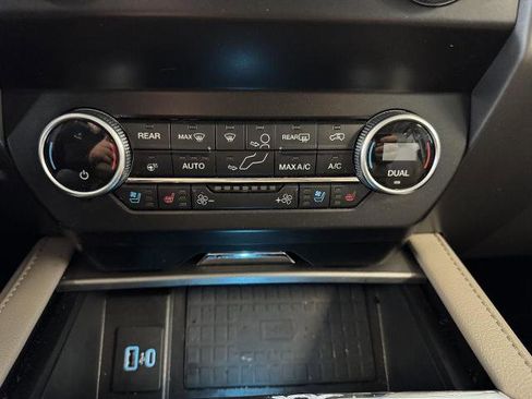 Certified 2021 Ford Expedition XLT image 32