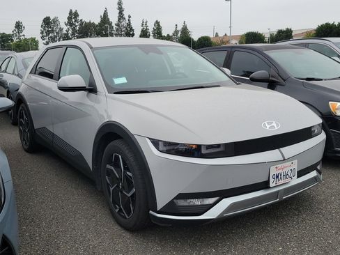 Used 2024 Hyundai Ioniq 5 SEL RWD image 3