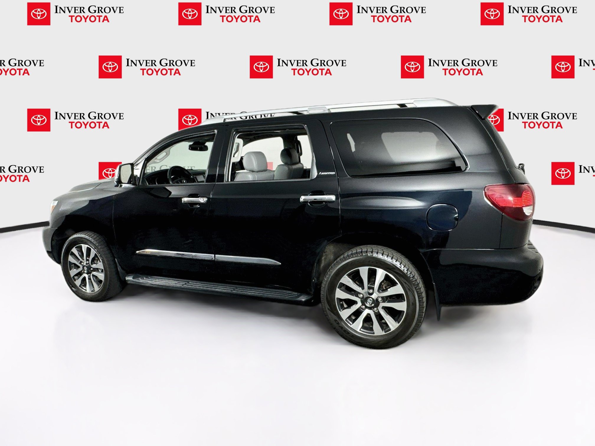 Used 2018 Toyota Sequoia Limited AWD/4WD image 7