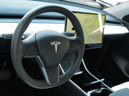 Used 2020 Tesla Model Y Long Range AWD/4WD image 10