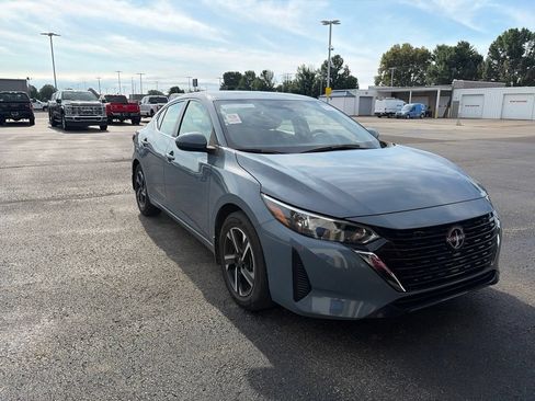 Used 2025 Nissan Sentra SV w/ Trunk Package FWD image 1