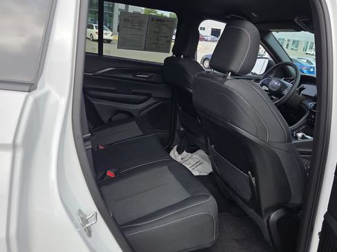Used 2025 Jeep Grand Cherokee Laredo w/ MOPAR Finishing Package RWD image 13