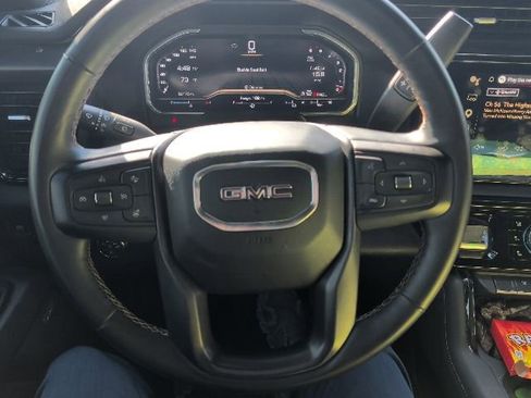 Used 2024 GMC Sierra 2500 AT4 w/ Technology Package AWD/4WD image 18