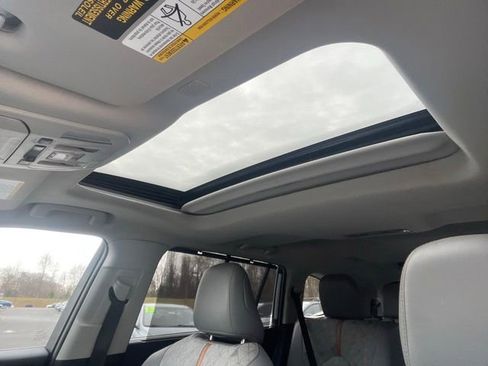 Used 2022 Toyota Highlander Bronze Edition image 23