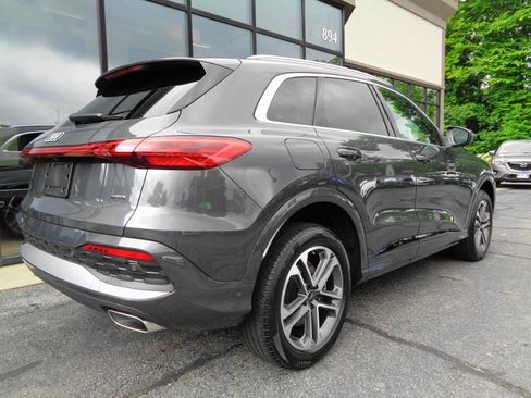 Used 2025 Audi Q5 Premium w/ Convenience Package AWD/4WD image 5