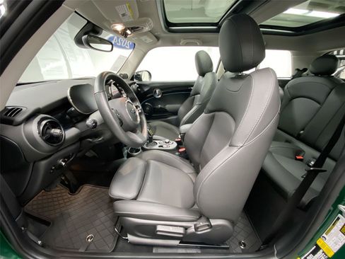 Certified 2024 MINI Cooper SE image 17