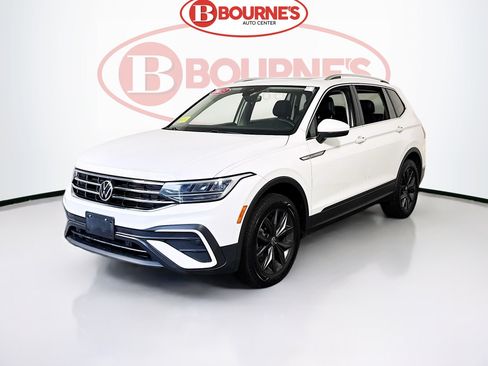 Used 2023 Volkswagen Tiguan SE w/ Panoramic Sunroof Package AWD/4WD image 7
